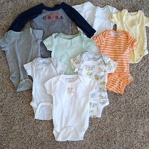 ⭐ Lot of Boys & Gender Neutral 0-3 Month onesies